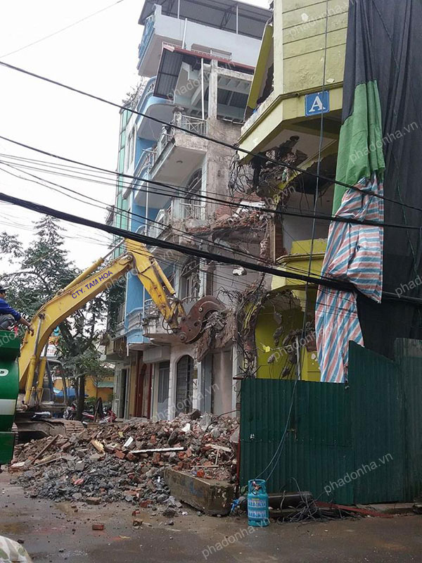 Phá dỡ công trình tại Hà Nội