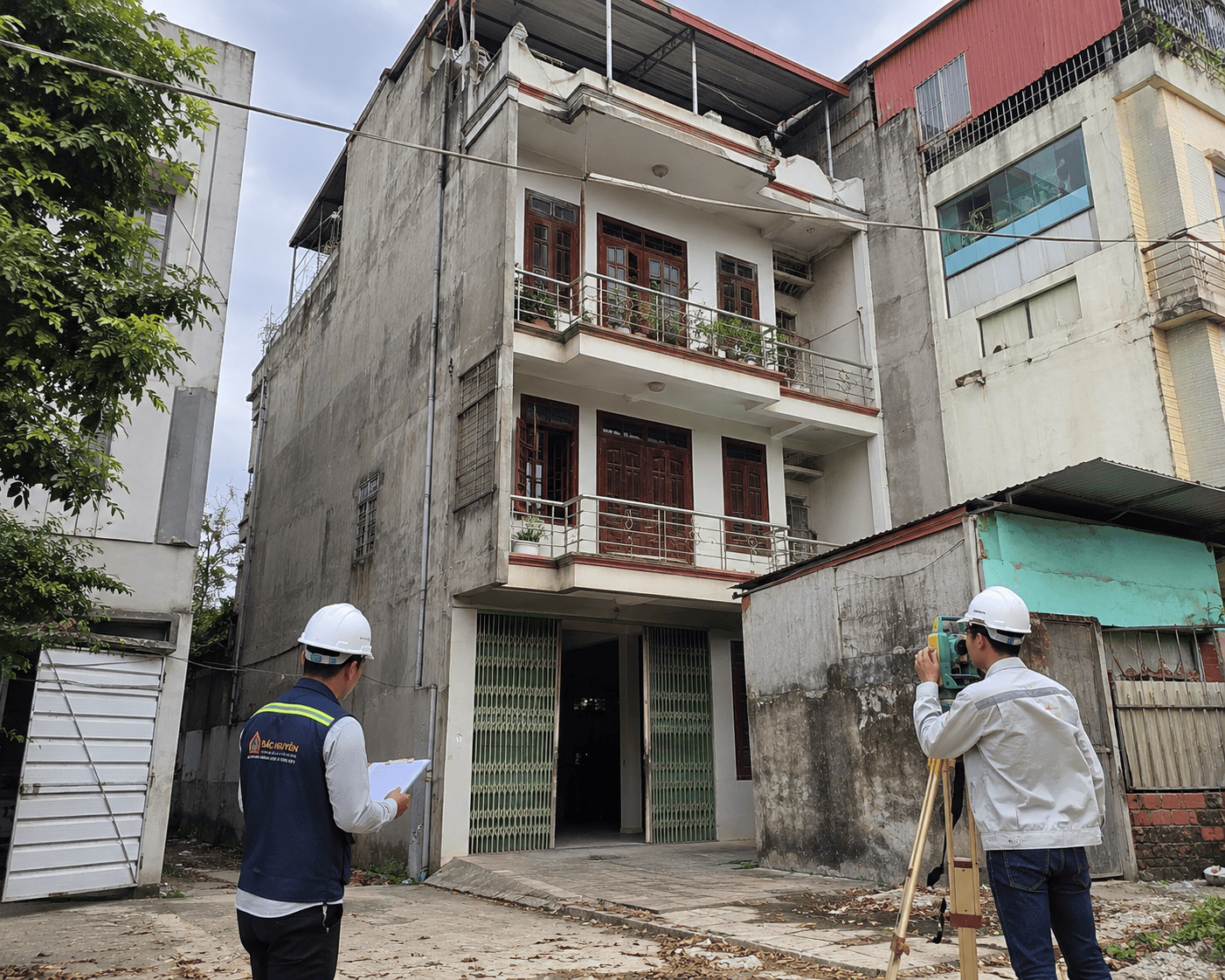 Khảo sát hiện trạng nhà 3 tầng trước khi phá dỡ