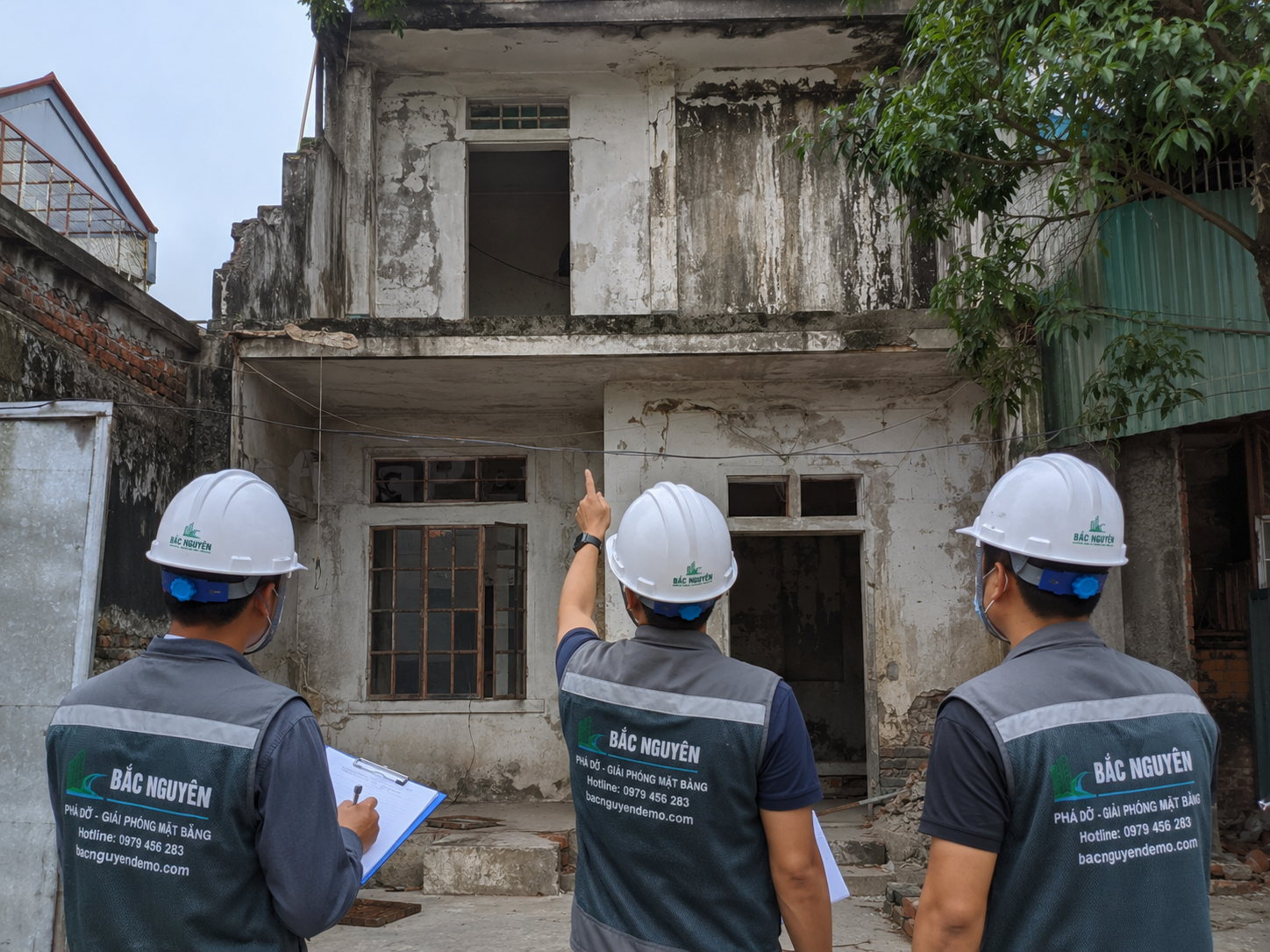 Khảo sát nhà trước khi lập phương án phá dỡ