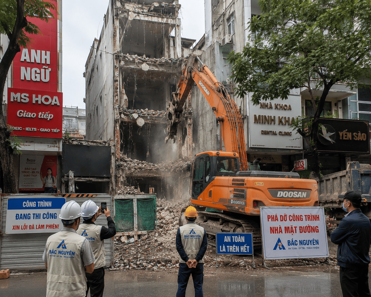 Thi công phá nhà mặt đường tại Hà Nội